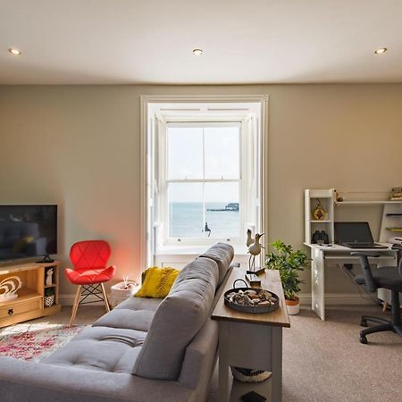 Pier View - Beautiful Sea View Apartment In Deal Extérieur photo