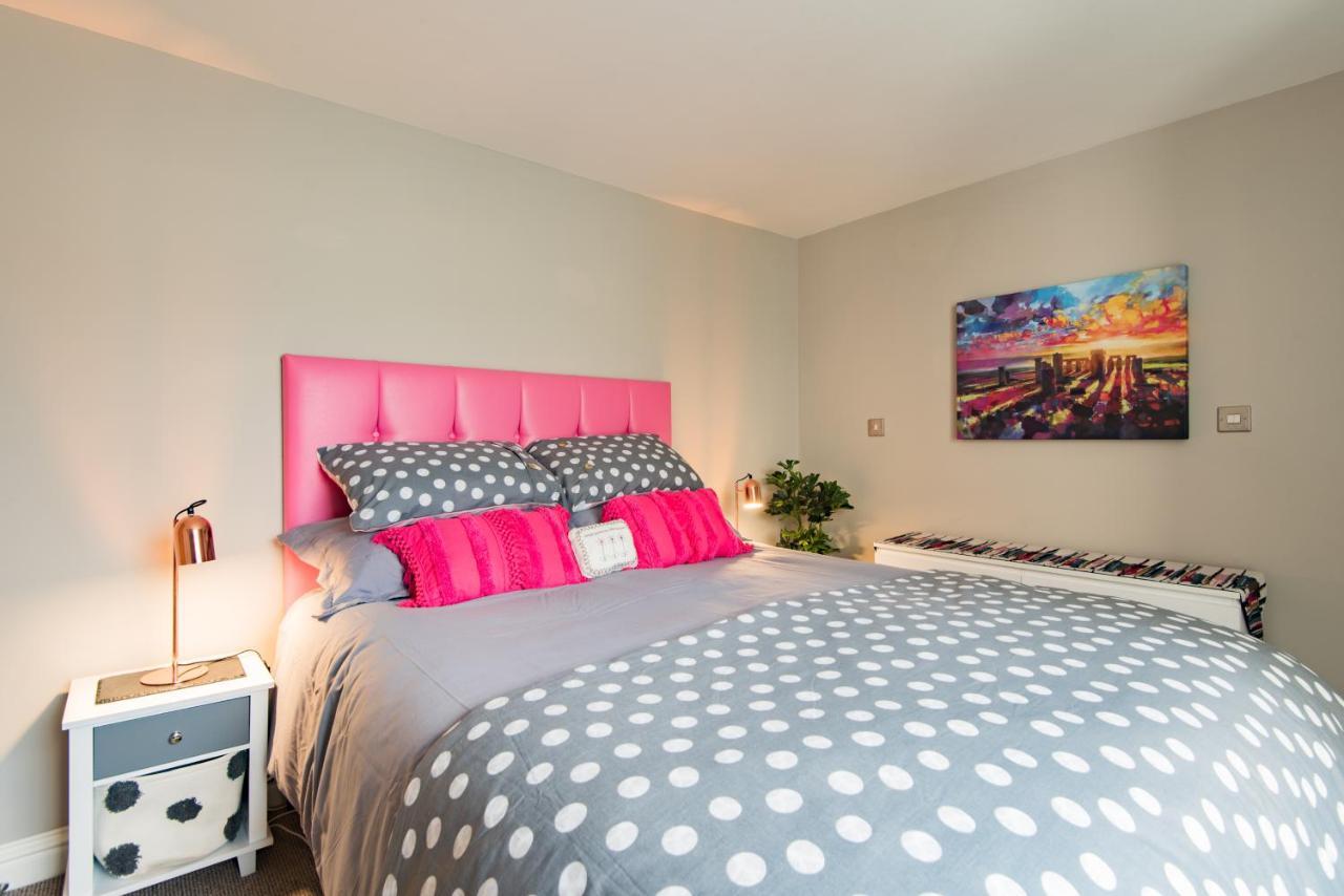 Pier View - Beautiful Sea View Apartment In Deal Extérieur photo